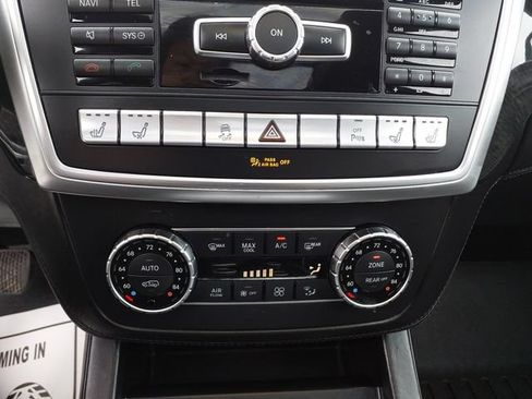 Used 2016 Mercedes-Benz GL 550 4MATIC image 17