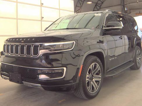 Used 2022 Jeep Wagoneer Series III image 3