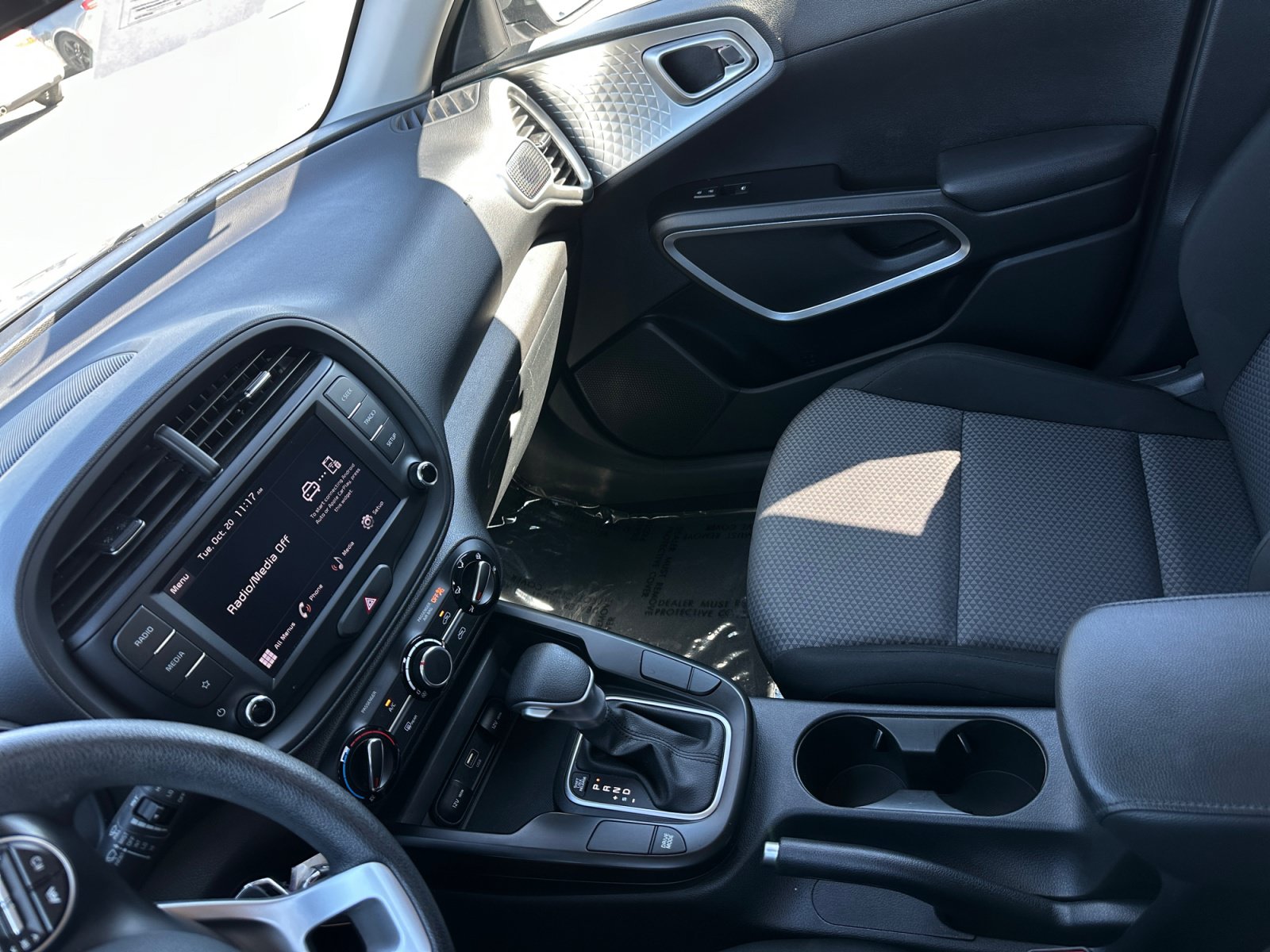 Used 2024 Kia Soul LX w/ LX Technology Package FWD image 26