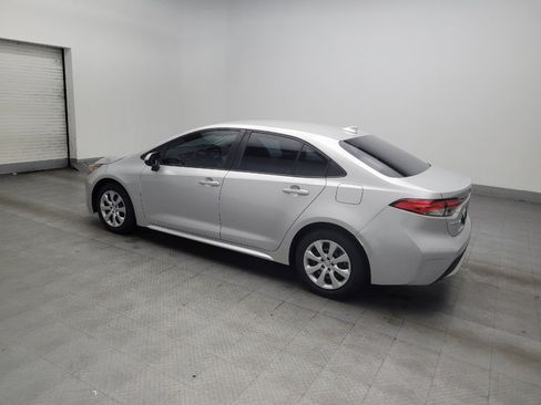 Used 2021 Toyota Corolla LE image 3