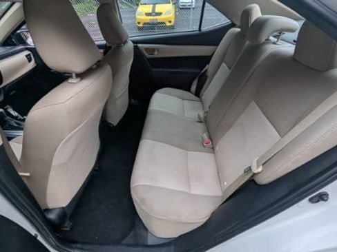 Used 2014 Toyota Corolla LE FWD image 19