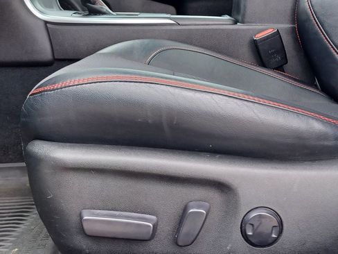 Used 2016 Toyota Camry SE w/ Moonroof Package FWD image 10