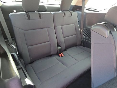 Used 2025 Ford Explorer Active AWD/4WD image 15