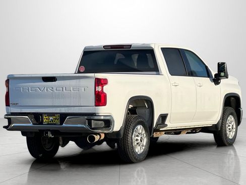 Used 2024 Chevrolet Silverado 2500 LT w/ Convenience Package image 4