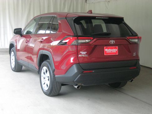 Used 2023 Toyota RAV4 LE image 23