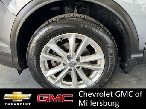 Used 2017 Nissan Rogue Sport S w/ S Appearance Package AWD/4WD image 10