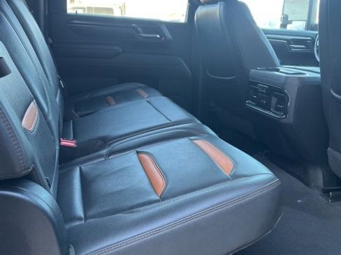 Used 2025 GMC Sierra 3500 AT4 w/ Technology Package image 9