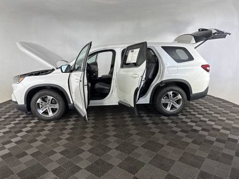 Used 2023 Honda Pilot EX-L image 9