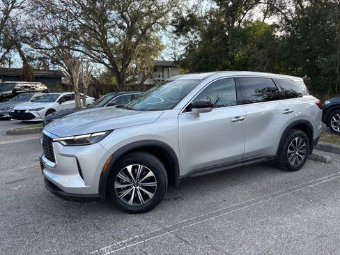 Used 2023 INFINITI QX60 Pure image 3