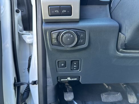 Used 2022 Ford F250 Lariat w/ Lariat Ultimate Package AWD/4WD image 26