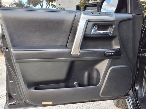 Used 2016 Toyota 4Runner Limited image 19