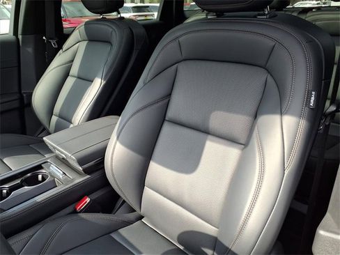 New 2025 Lincoln Nautilus Premier w/ Equipment Group 102A image 8