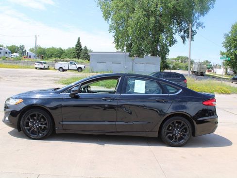 Used 2020 Ford Fusion SE w/ Equipment Group 151A FWD image 5