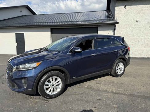 Used 2019 Kia Sorento AWD image 2