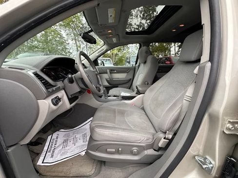 Used 2016 GMC Acadia SLE FWD image 26