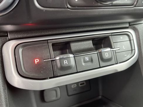 Used 2023 GMC Acadia SLE w/ Driver Convenience Package image 22