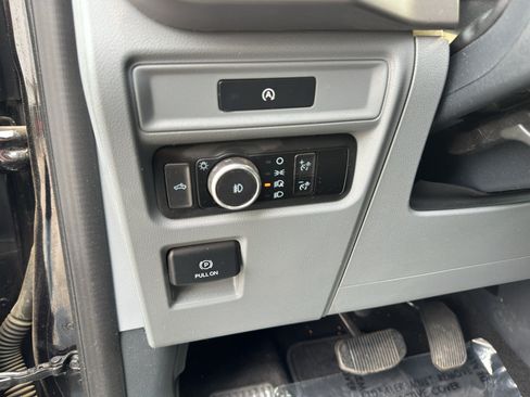 Used 2025 Ford F150 XLT w/ Equipment Group 301A Standard AWD/4WD image 14