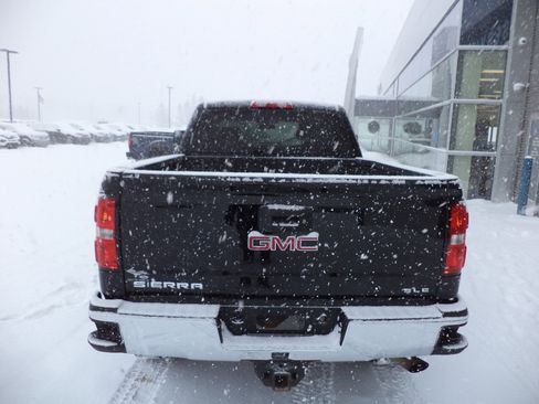 Used 2018 GMC Sierra 2500 SLE w/ HD SLE Preferred Plus Package image 5