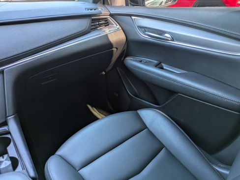 Certified 2023 Cadillac XT5 Luxury image 12