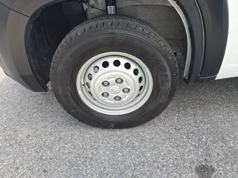 Used 2026 RAM ProMaster 2500 w/ Convenience Group FWD image 8