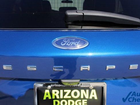 Used 2022 Ford Escape SEL image 18