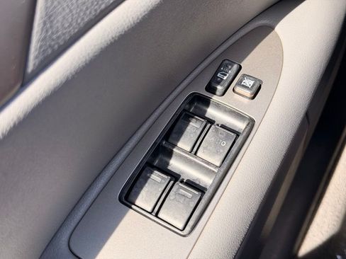 Used 2009 Toyota Avalon XL FWD image 33