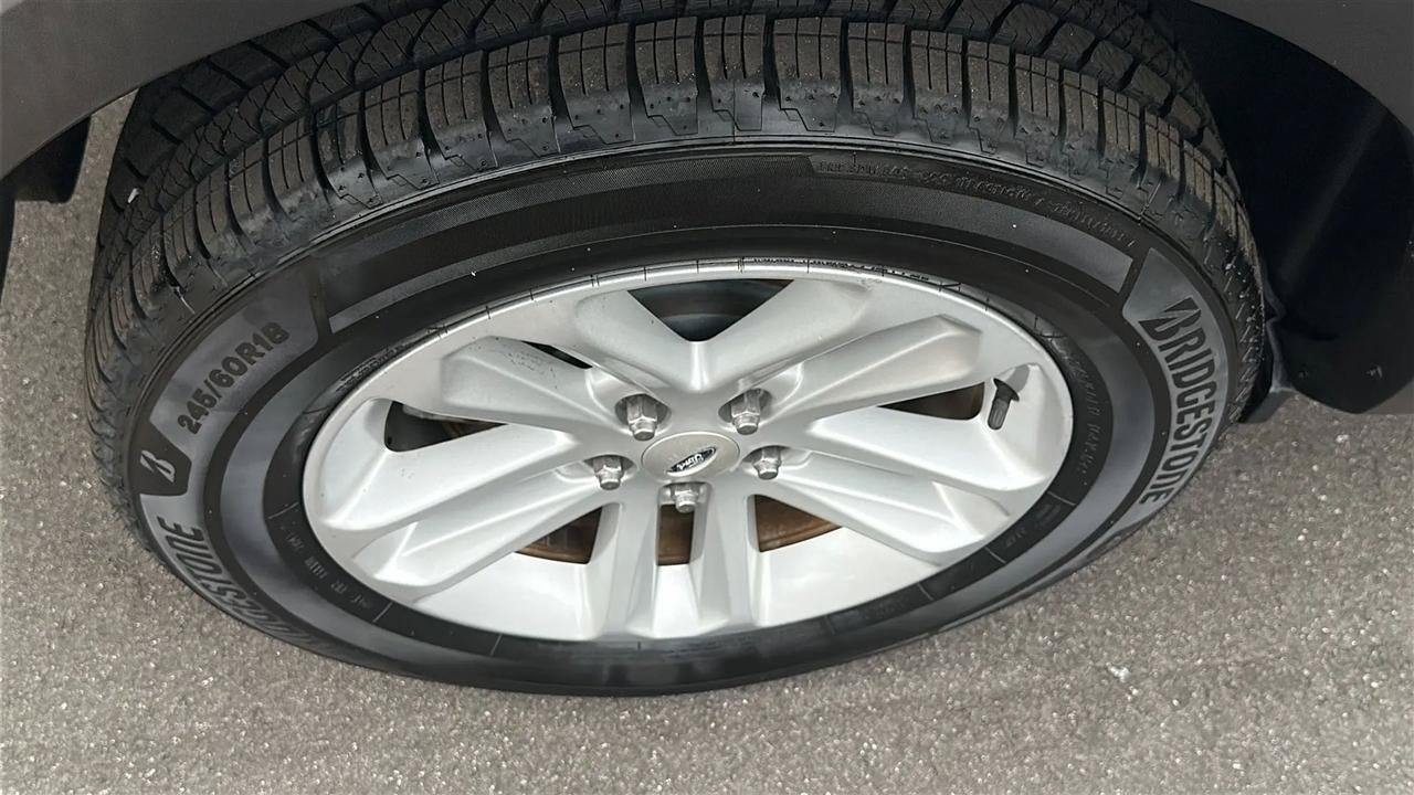 Used 2014 Ford Explorer XLT w/ Equipment Group 202A AWD/4WD image 20