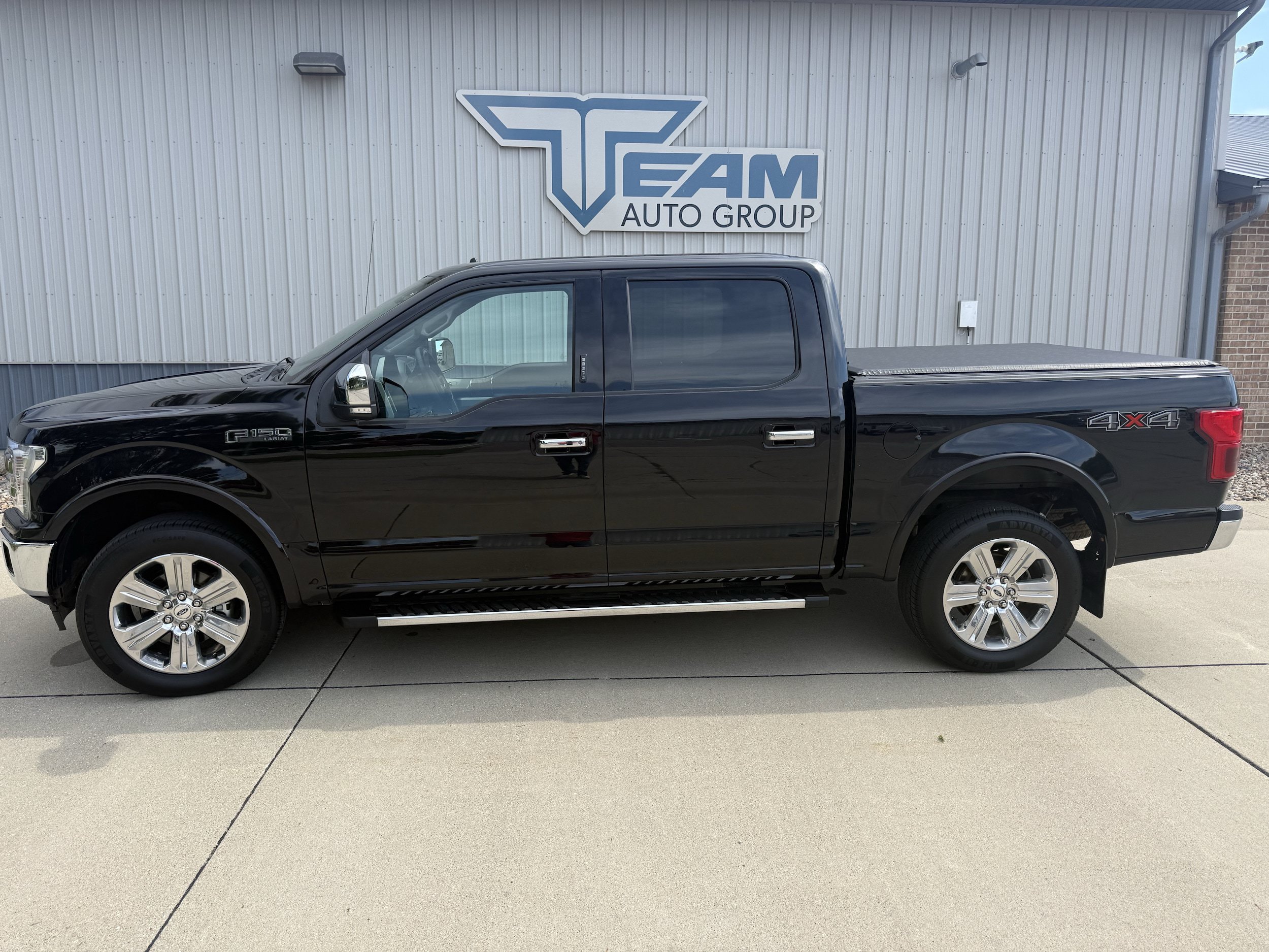 Used 2020 Ford F150 Lariat w/ Equipment Group 502A Luxury AWD/4WD image 3