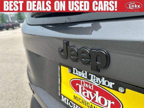 Used 2023 Jeep Renegade Altitude AWD/4WD image 34