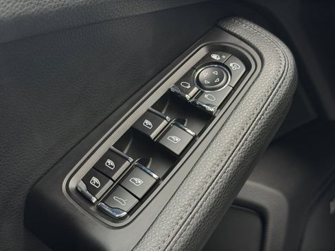 Certified 2020 Porsche Macan AWD/4WD image 17