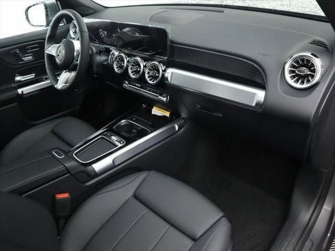 New 2026 Mercedes-Benz GLB 250 image 18