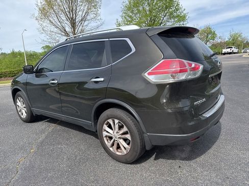Used 2015 Nissan Rogue SV image 4