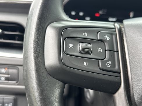 Used 2024 GMC Yukon AT4 w/ AT4 Premium Package AWD/4WD image 16
