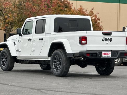 New 2026 Jeep Gladiator Sport image 5