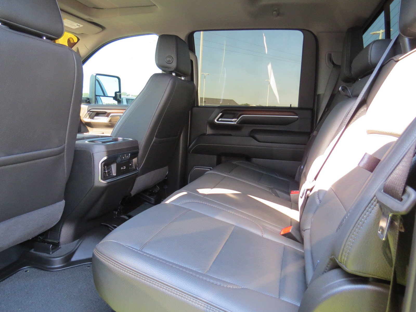 Used 2024 GMC Sierra 3500 Denali w/ Denali Reserve Package AWD/4WD image 12