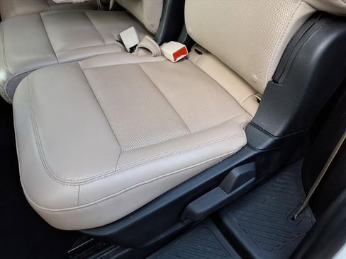 Used 2023 Ford Explorer Limited image 36