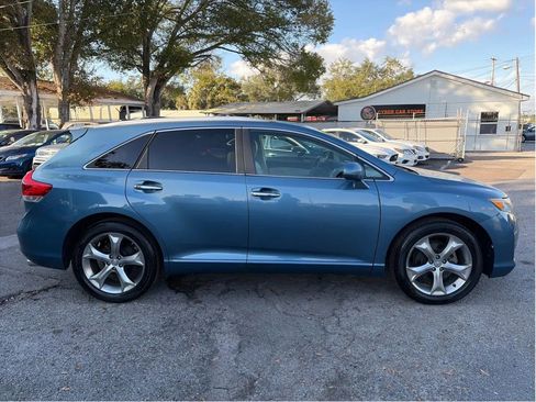 Used 2011 Toyota Venza AWD image 4