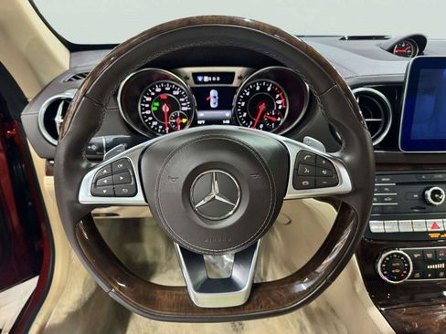 Used 2018 Mercedes-Benz SL 550 image 35