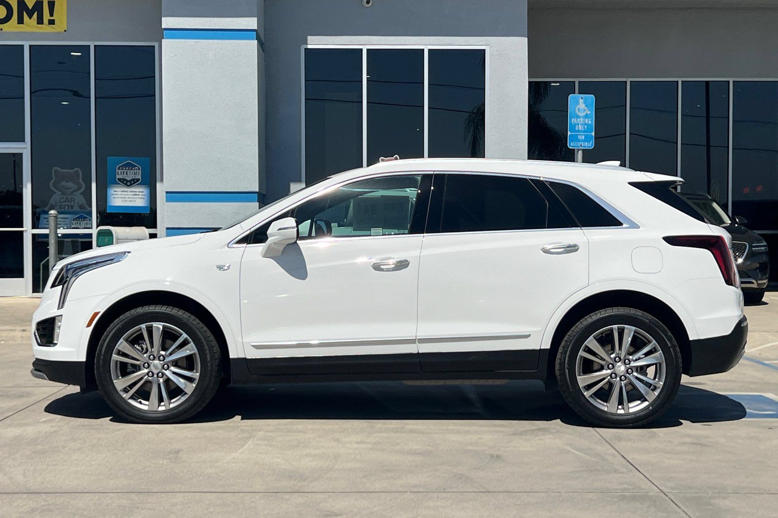 Used 2024 Cadillac XT5 Premium Luxury FWD image 8