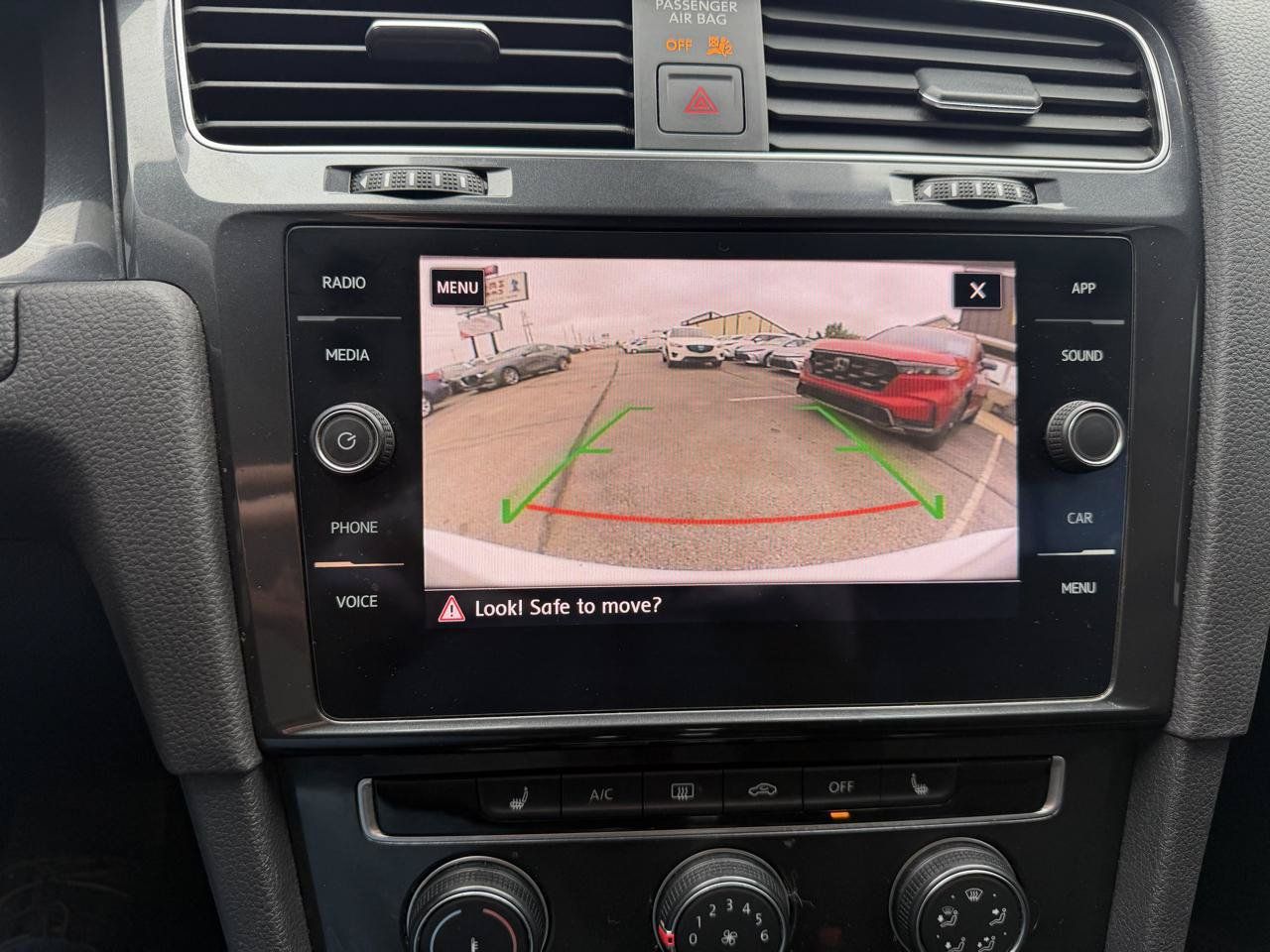 Used 2019 Volkswagen Golf S FWD image 19