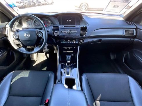 Used 2017 Honda Accord Sport image 17