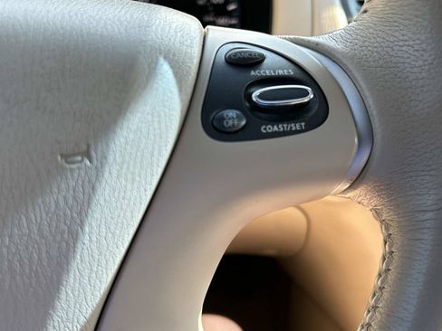 Used 2015 Nissan Pathfinder SL w/ SL Premium Package FWD image 31