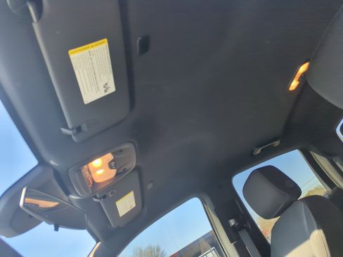 Used 2024 Chevrolet Colorado Trail Boss image 18