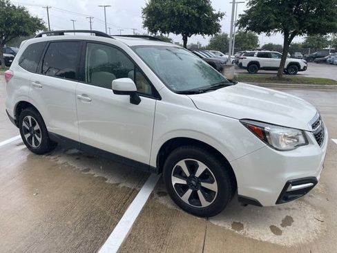 Used 2017 Subaru Forester 2.5i Premium AWD/4WD image 1
