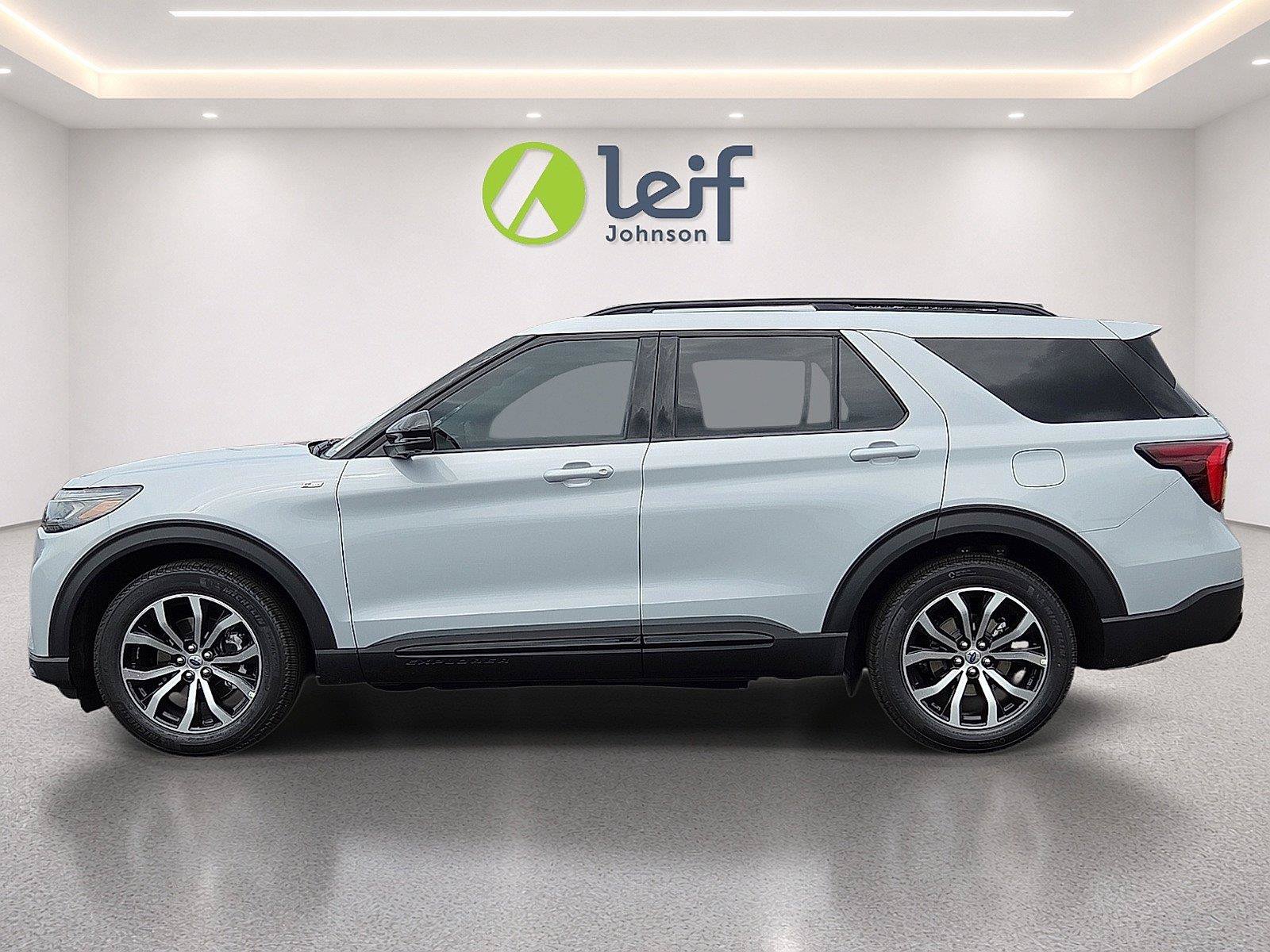 New 2026 Ford Explorer ST-Line w/ Premium Package RWD image 4