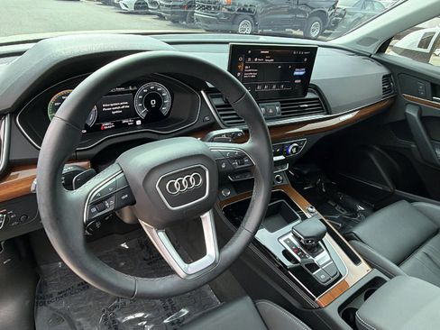 Used 2024 Audi Q5 e Premium Plus w/ Premium Plus Package AWD/4WD image 25