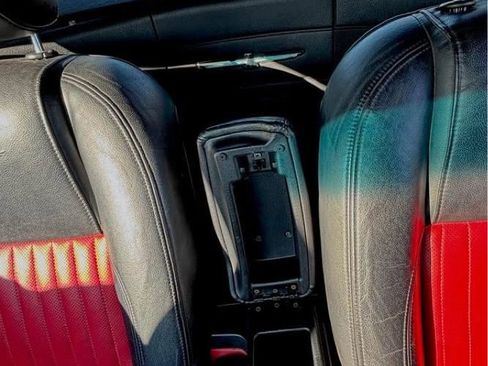 Used 2004 Ford Thunderbird image 20