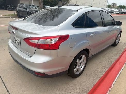 Used 2014 Ford Focus SE image 5