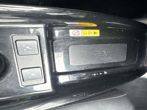 Used 2021 Toyota Prius Prime XLE image 15