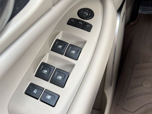 Used 2018 Cadillac Escalade 2WD image 19